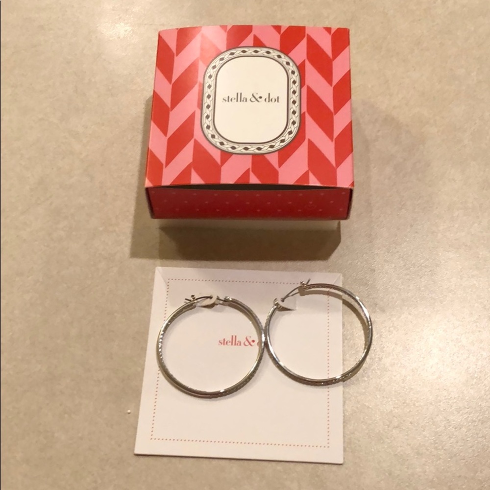 Stella & dot hoop earrings